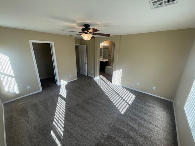 Building Photo - FANTASTIC SUMMERLIN WEST HOME!!!! LOCATED ...