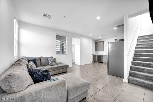 Building Photo - 4054 E Tonopah Ave