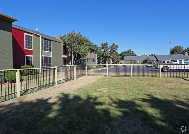 Building Photo - Pointe on Calloway