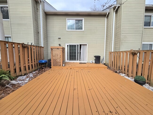 Building Photo - 5407 Leeway Ct