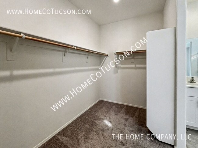 Building Photo - 7140 S Via Gaucho Viejo