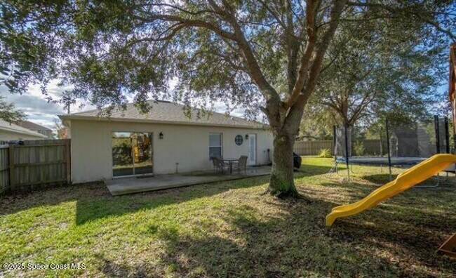 Building Photo - 4726 Four Lakes Dr