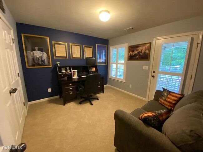 Building Photo - 6 br, 4.5 bath House - 4067 Andover Circle...