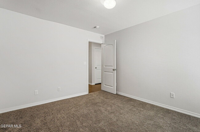 Building Photo - 11381 Bullseye St