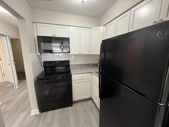 Building Photo - 7300 W North Ave