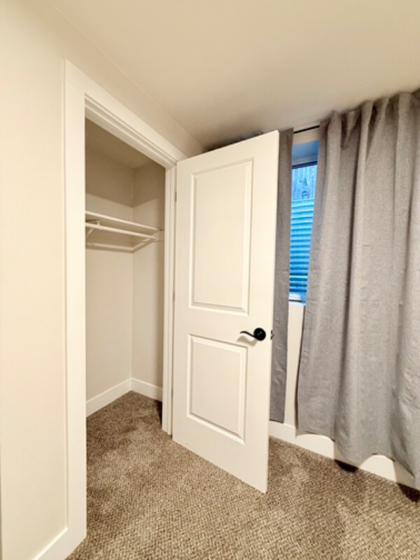 Building Photo - 9989 Dodge Dr