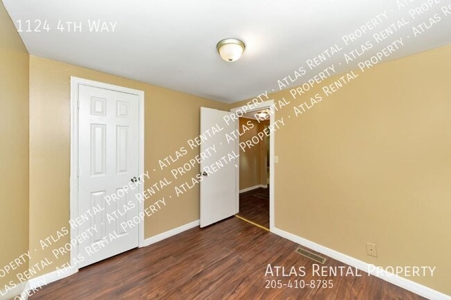Building Photo - 1124 4th Way