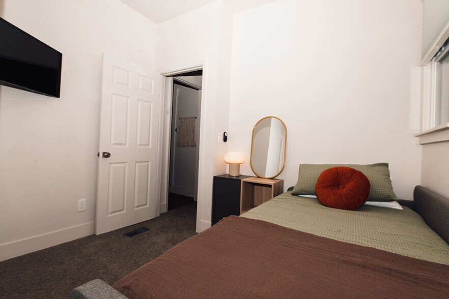 Building Photo - 3508 Tarpis Ave