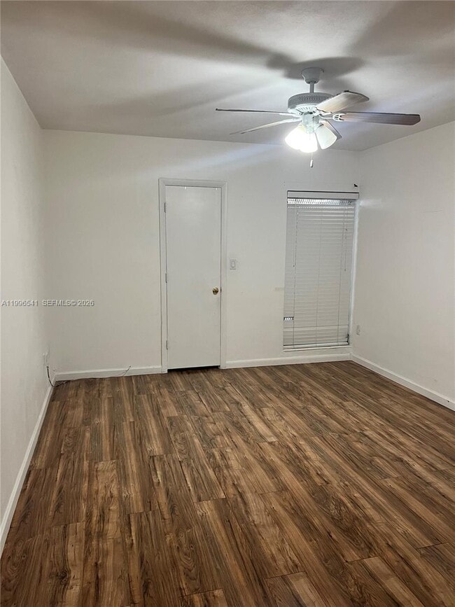 Building Photo - 7411 Twin Sabal Dr