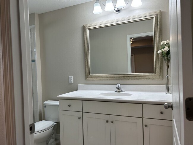Building Photo - 12721 Sagewood Dr