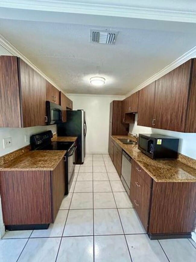 Building Photo - 141 Plumage Ln