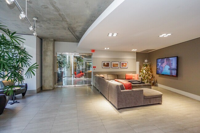 Building Photo - 1901 Post Oak Blvd