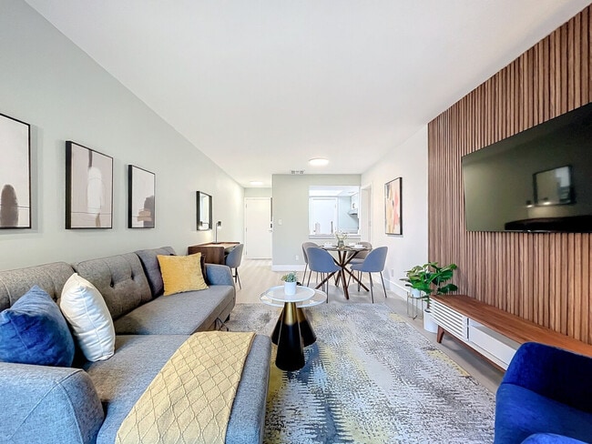 Building Photo - 1401 SE 15th St