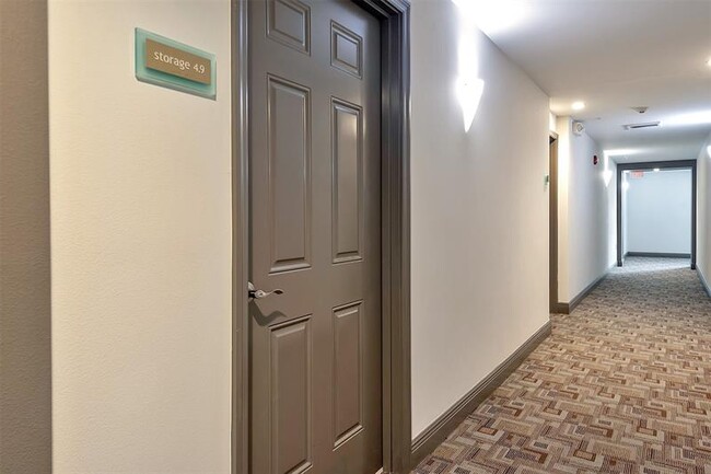 Building Photo - 2421 NE 65th St