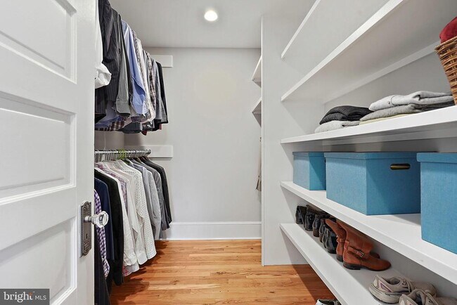 Building Photo - 1503 Russell Rd