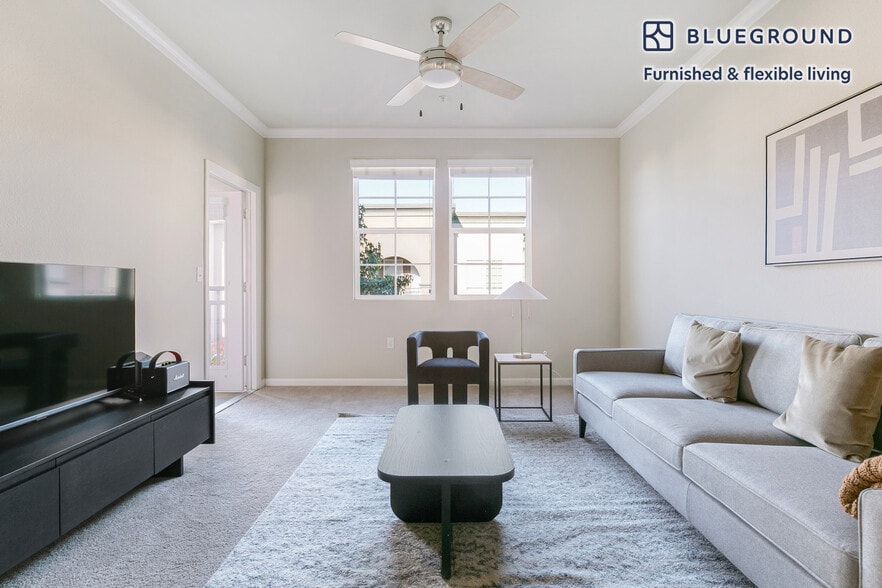 Primary Photo - 501 Murphy Ranch Rd