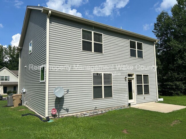 Building Photo - 238 Lynn Dr