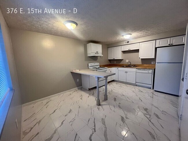 Building Photo - 376 E 15th Ave