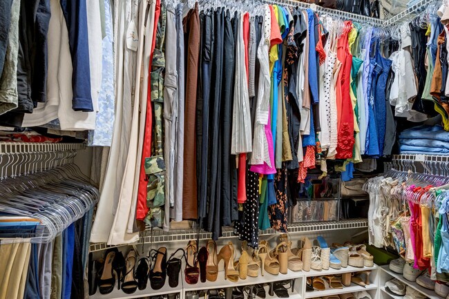 Building Photo - 1518 Whitehall Dr