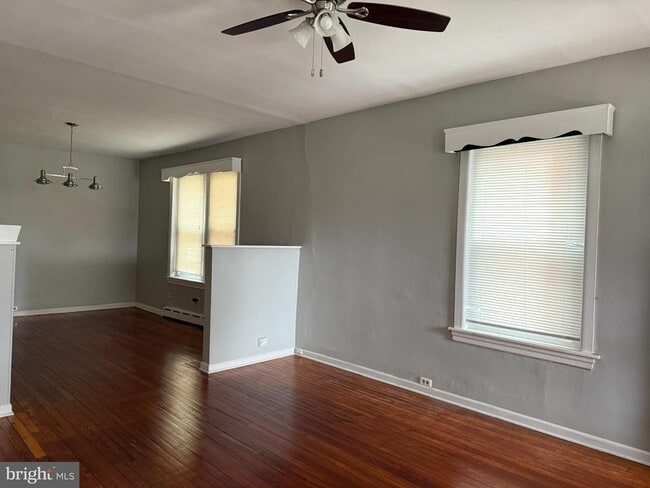 Building Photo - 15 E Brown St