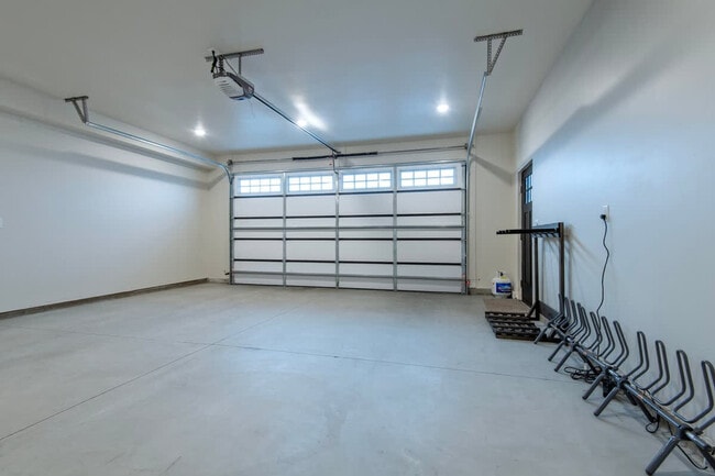 Building Photo - 701 Stone Peak Lp