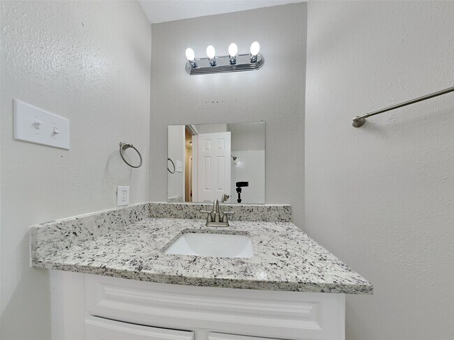 Building Photo - 12219 Lennox Gardens Dr