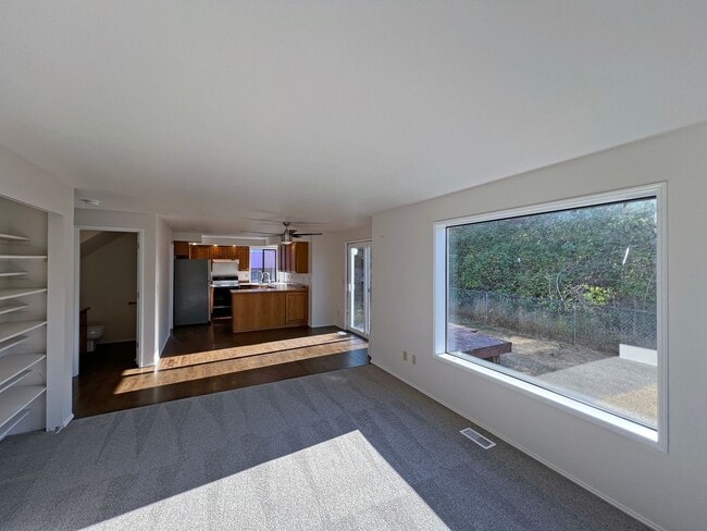 Building Photo - 1507 63rd Ave NE
