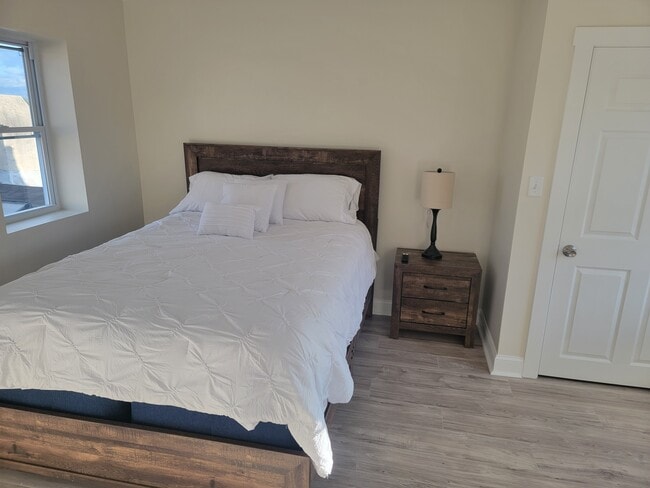 Building Photo - 401 S Ann St