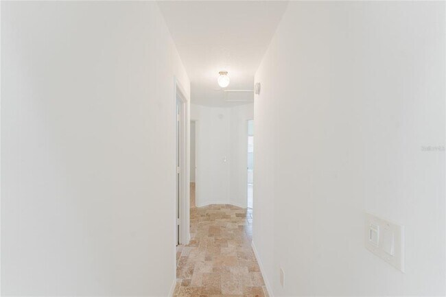 Building Photo - 3033 S Horizon Pl