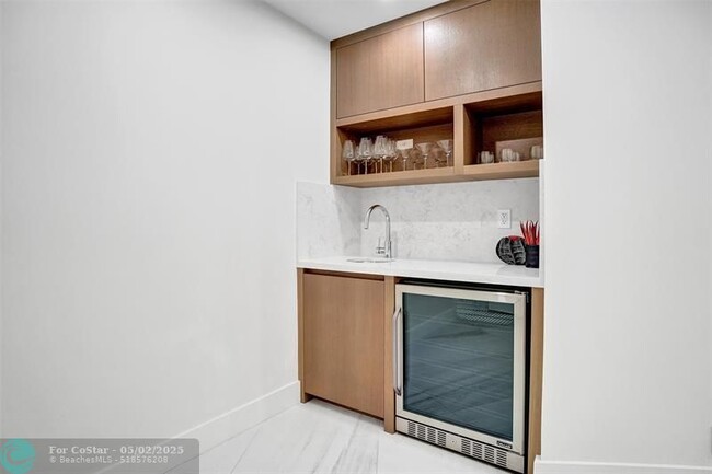 Building Photo - 701 N Fort Lauderdale Beach Blvd