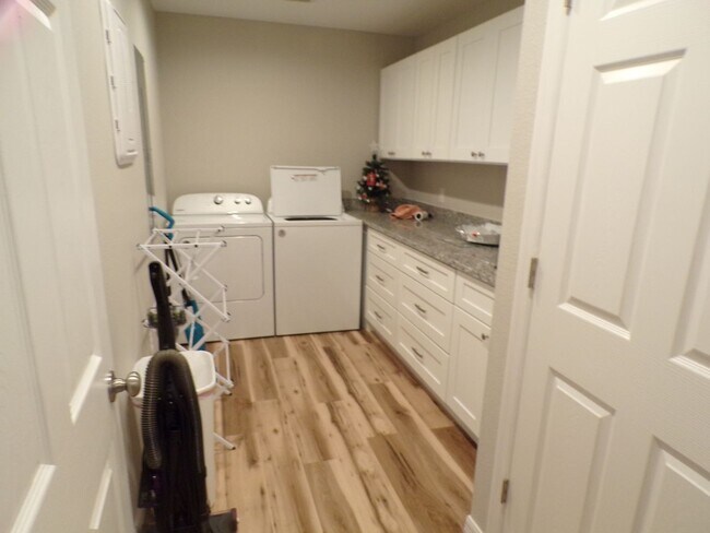 Building Photo - PRE-LEASING JULY 2024