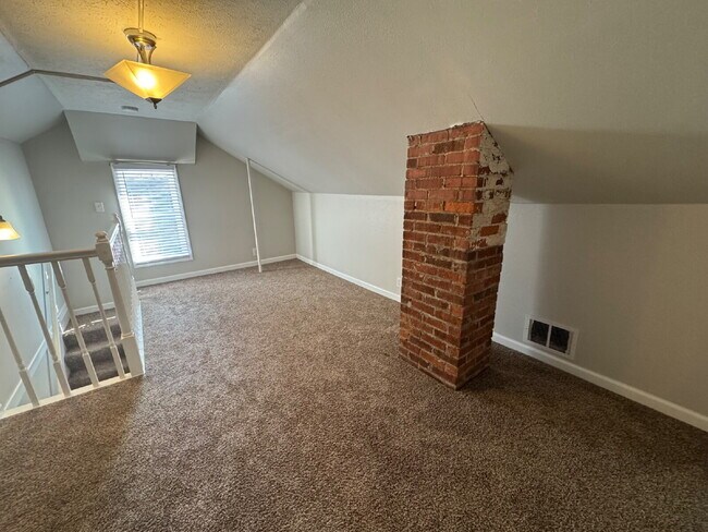 Building Photo - “Room to Grow!” — Spacious 3 Bed + Bonus Rooms in Pawnee