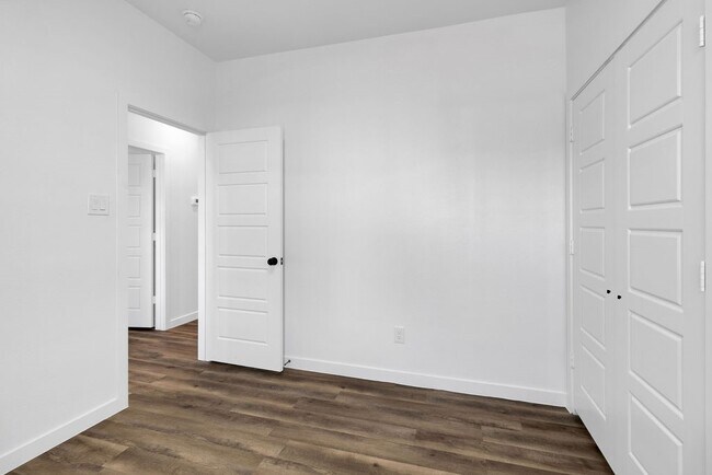 Building Photo - 104 Runnels St