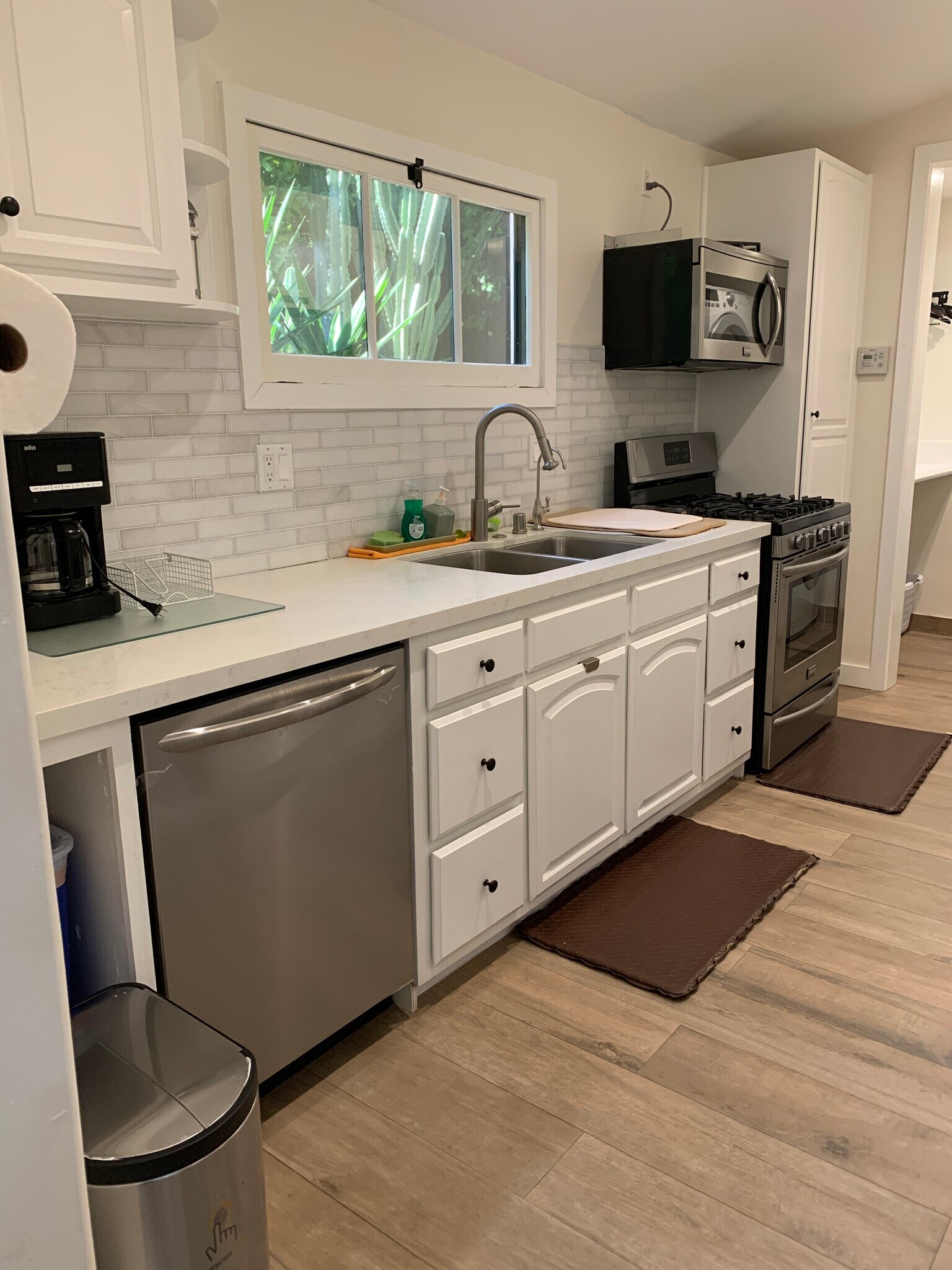 Full Kitchen - 7444 Woodrow Wilson Dr