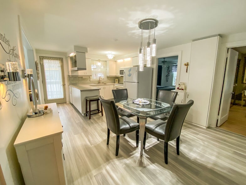 Building Photo - 210 Mount Vernon Ave