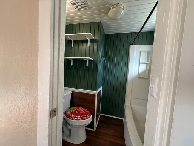 Building Photo - Move In Ready Home on Weber