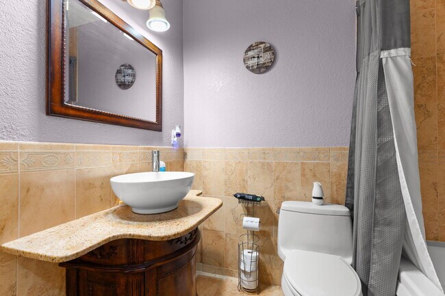 Building Photo - 9119 Limetree Ln