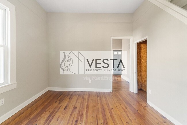 Building Photo - 555 Baldwin Ave