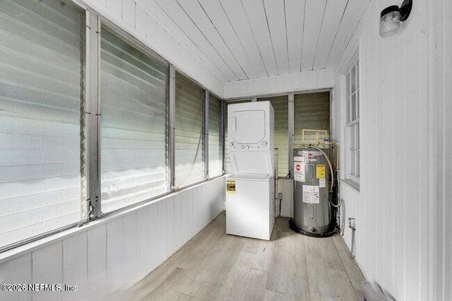 Building Photo - 2981 Ernest St