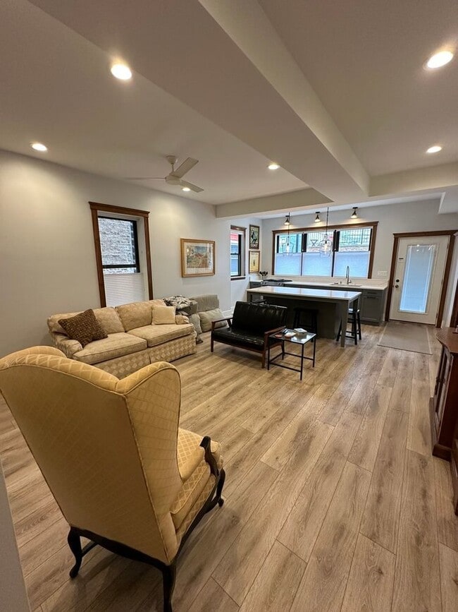 Building Photo - 1317 W Eddy St