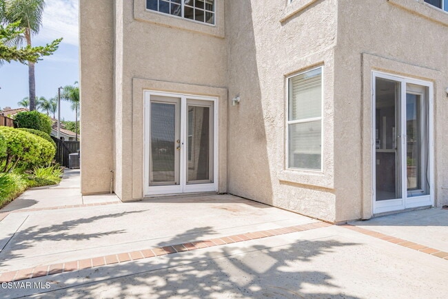Building Photo - 376 Fresh Meadows Rd