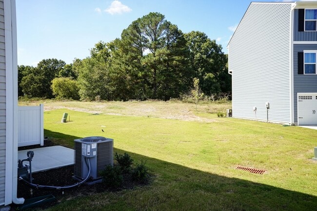 Building Photo - Brand New End-Unit Townhome in Raleigh