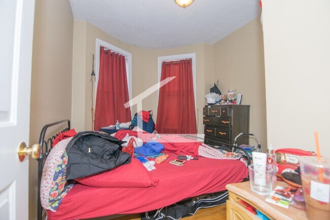 Building Photo - HOT ALLSTON LISTING!!!!