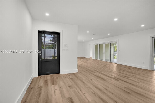 Building Photo - 6331 SW 62nd Terrace