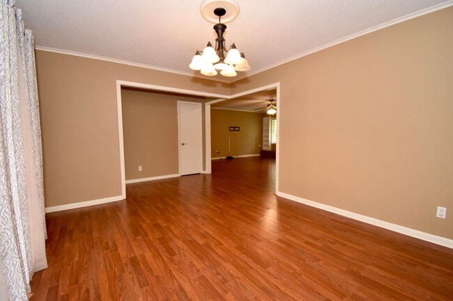 Building Photo - 3 Bed, 2 Bath Home in Ruston