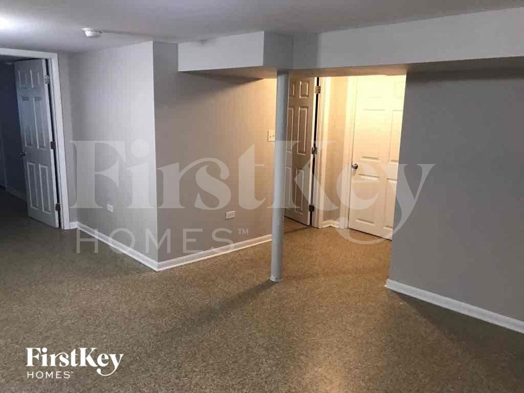 Building Photo - 17422 Community St