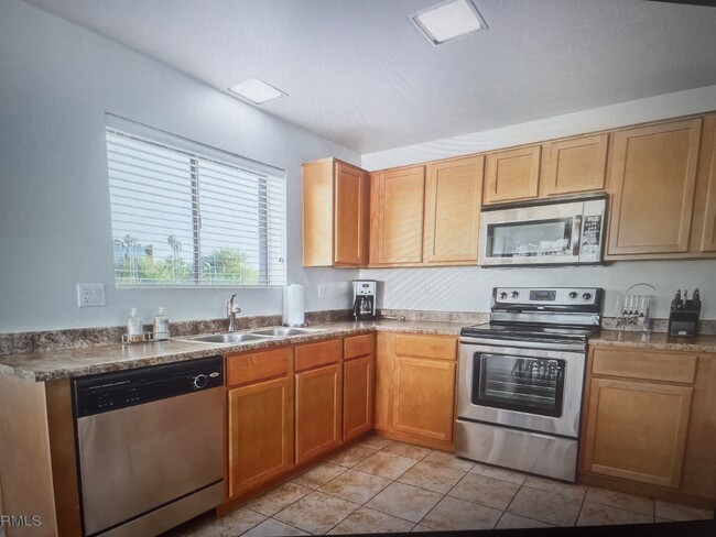 kitchen - 7116 E 1st Ave