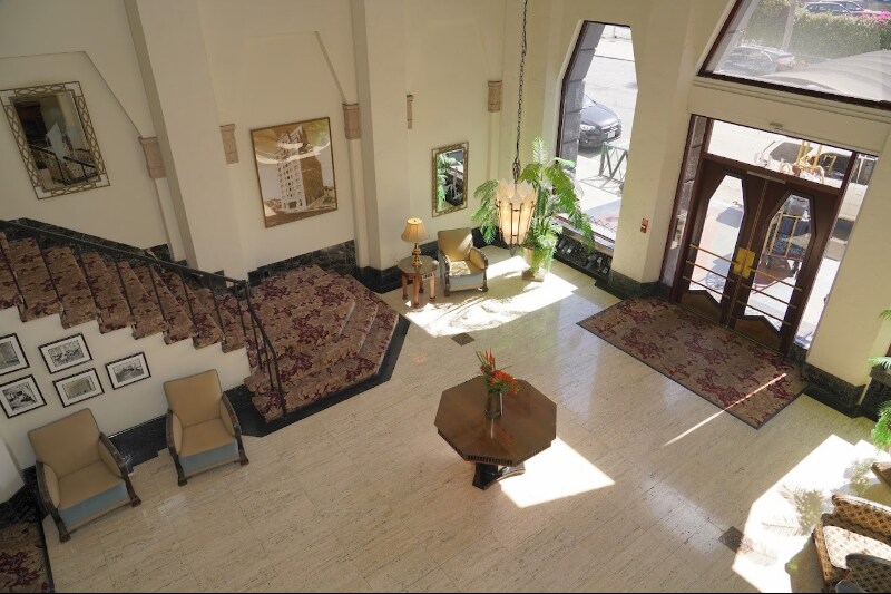 Building Photo - 140 Linden Ave