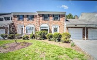 Building Photo - 136 Tunxis Vlg
