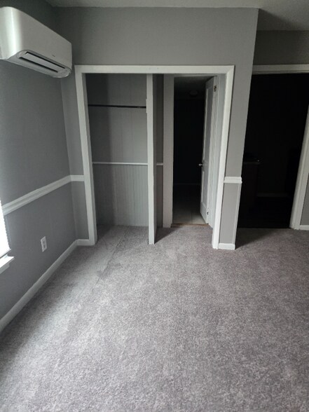 Building Photo - 2123 Highland Ave